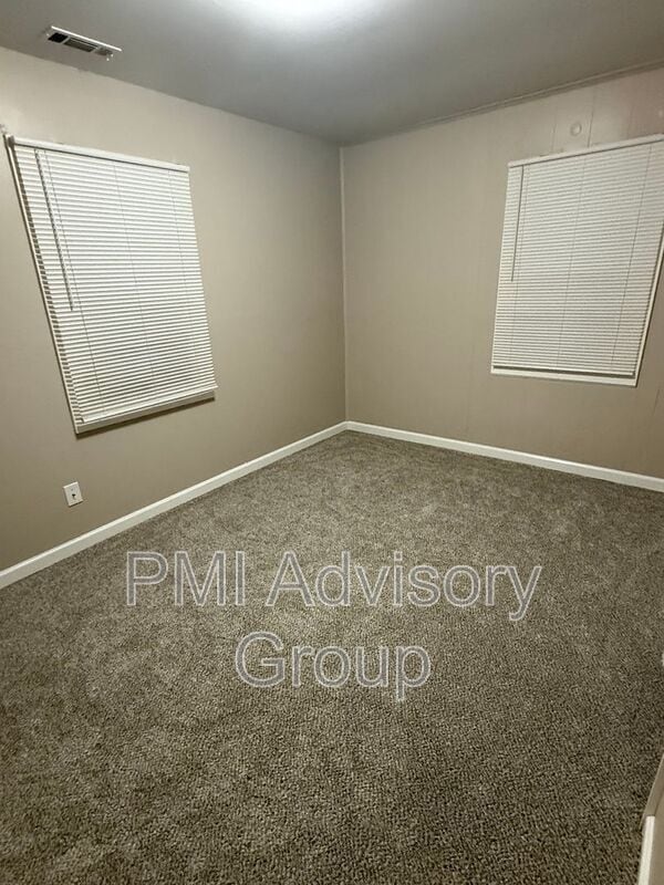 Photo - 3365 SE Girard St