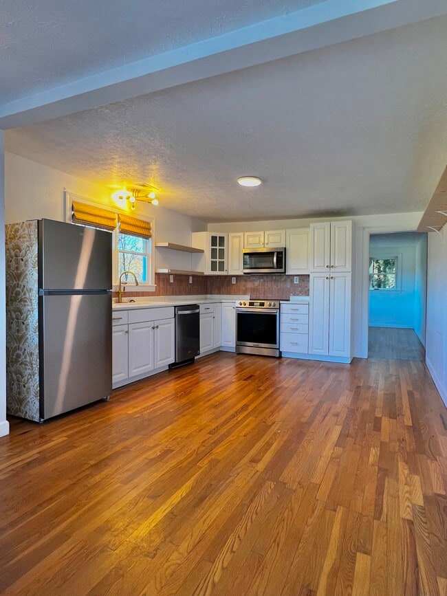 Photo - 125 Berry Mountain Rd