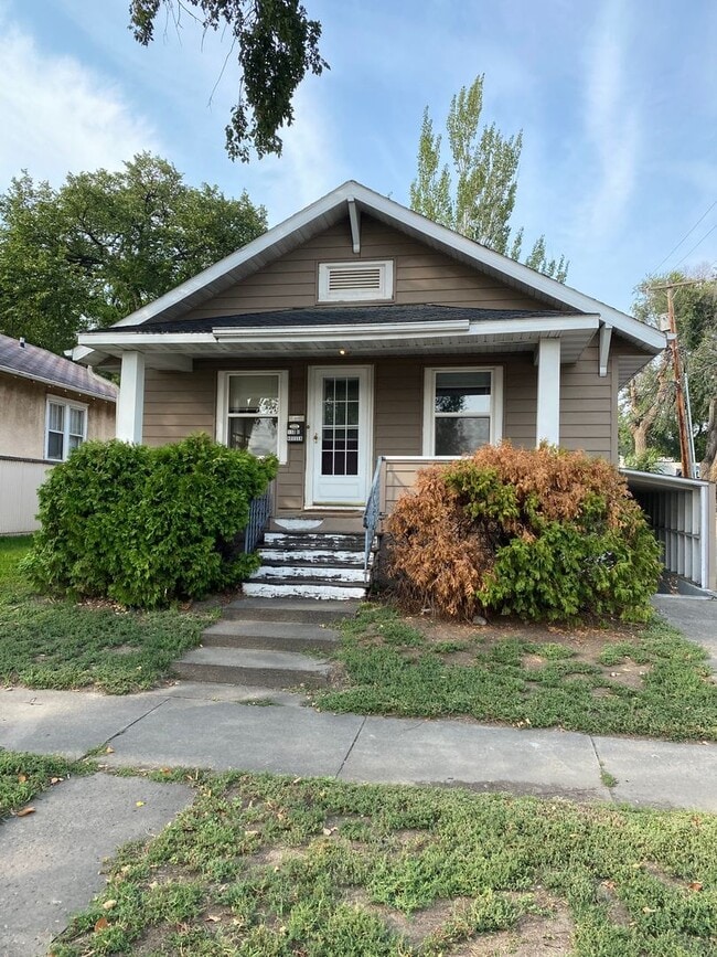 110 E Rosser Apartment For Rent in Bismarck, ND