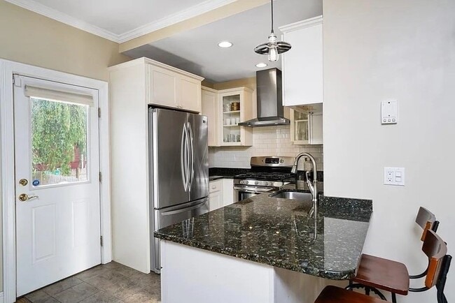 Photo - 397 E 5th St
