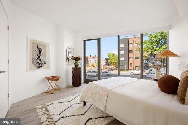 Photo - 1 Florida Ave NE Unidad 501