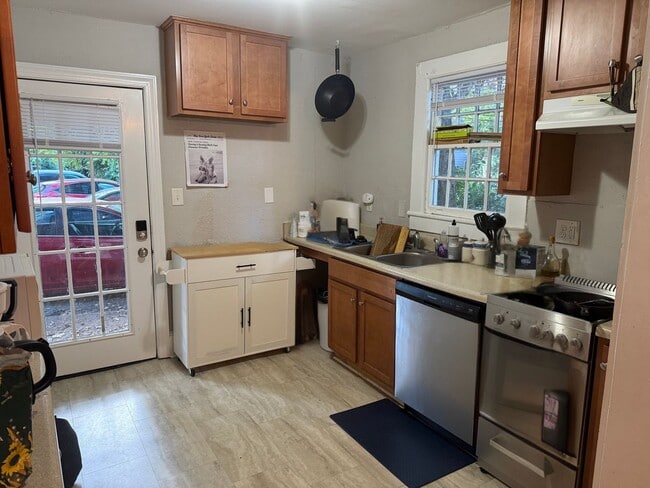 Photo - 116 Kenan St Unit B