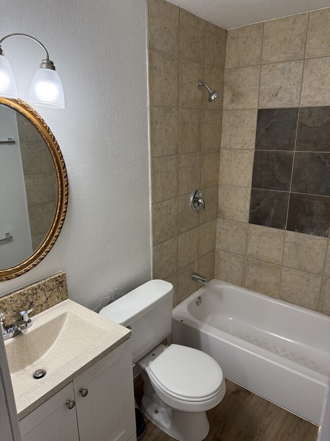 Photo - 2116 N Riverside Dr Unidad 2 Bedroom Condo