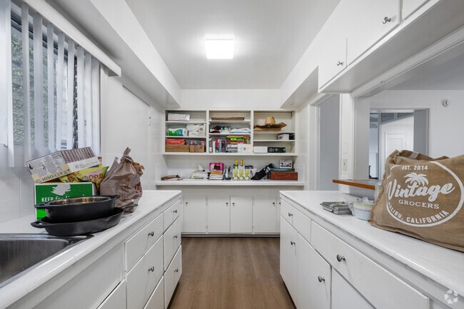 2BD, 2BA - 1,477SF - Kitchen