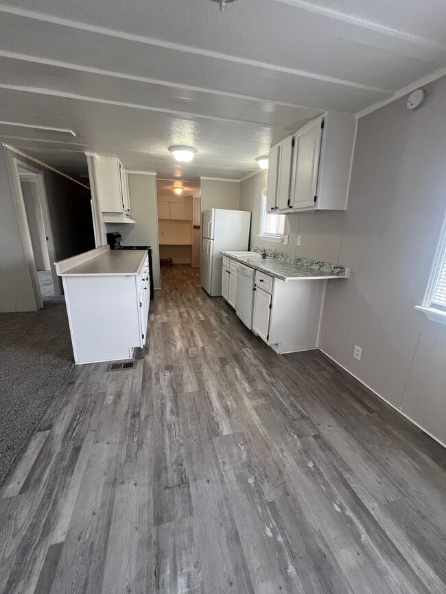 Photo - Large Three Bedroom In Chubbuck