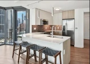 Building Photo - 350 N Canal St