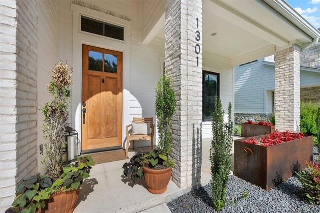 Photo - 1301 West St