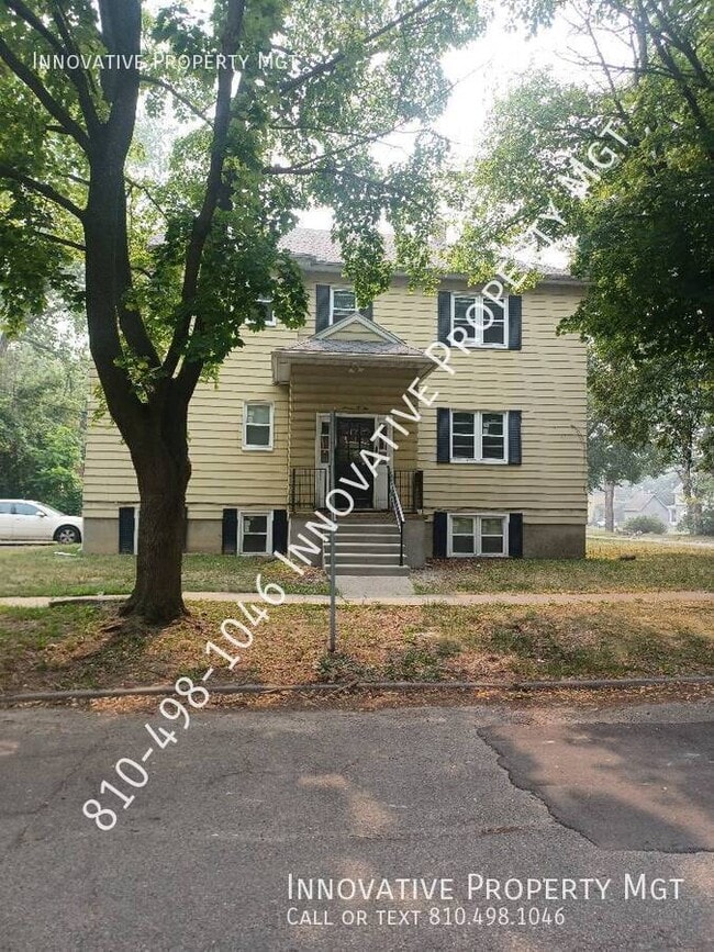 Building Photo - 702 Thomson-#5 Unit #5