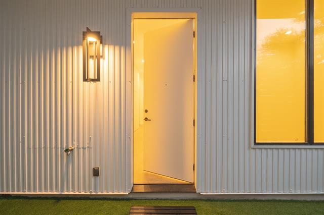 Photo - 2422 N Carroll Ave Unit 2