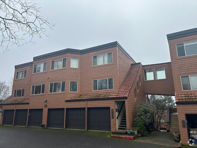 Building Photo - Spacious Mt. Park Lake Oswego Condo - Larg...