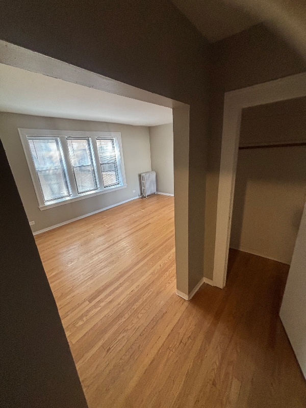 Building Photo - 6926 S Oglesby Ave Rental