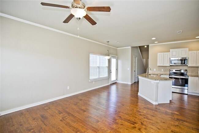 Photo - 2304 SW Juniper Ave