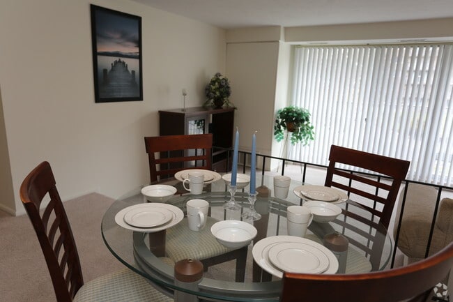 Dining Room 2BR, 2BA