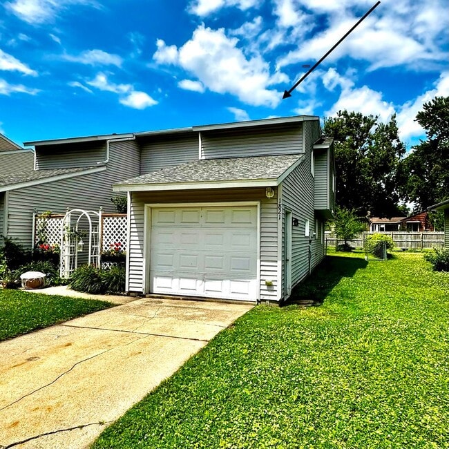 Photo - FOR SALE 3-BR Rochester 2- bath 1 car garage Townhome for Just $239,000!