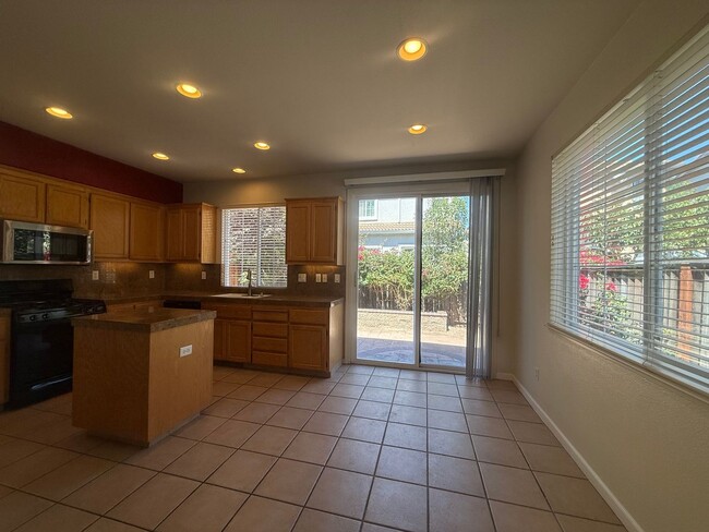 Photo - 2145 Kingsbury Cir
