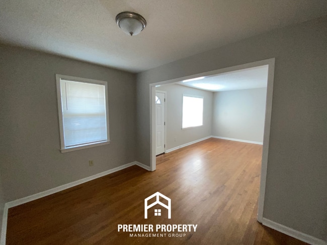 Photo - Spacious 4BR/2BA Home w/ Hardwood Floors & Fenced Yard in Memphis