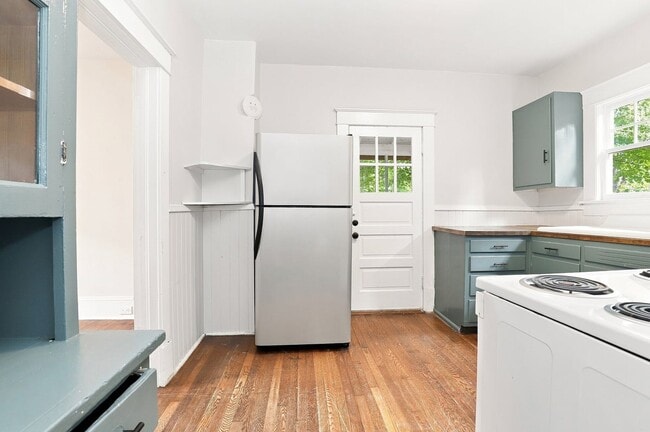 Photo - 1606 Walker Ave