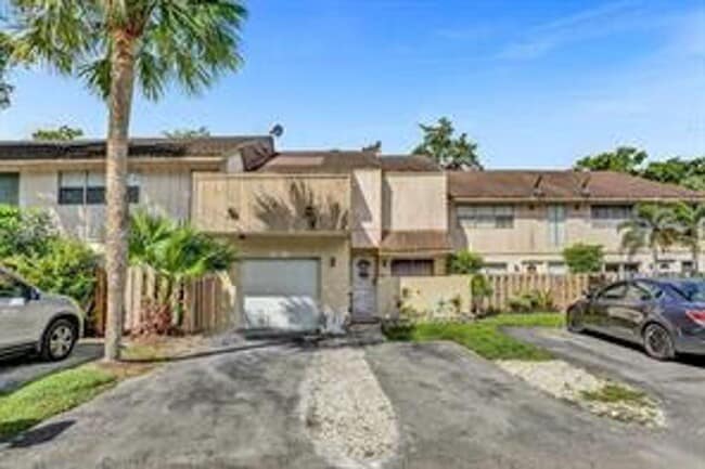 Photo - 833 NW 81st Ave