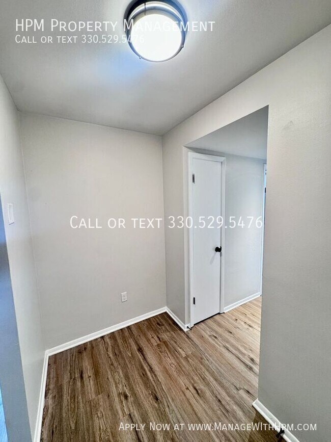 Photo - 3311 Warrensville Center Rd Unidad A-PH12