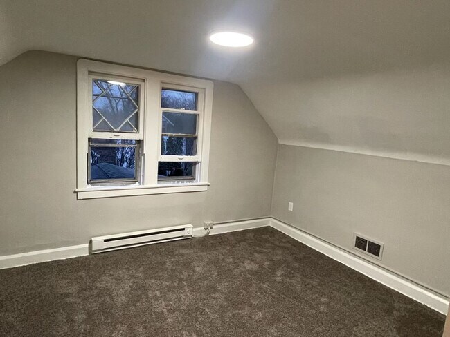 Photo - 1462 E 175th St Unidad THREE