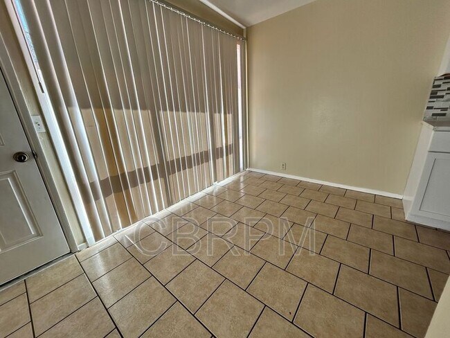 Photo - 2725 62nd St