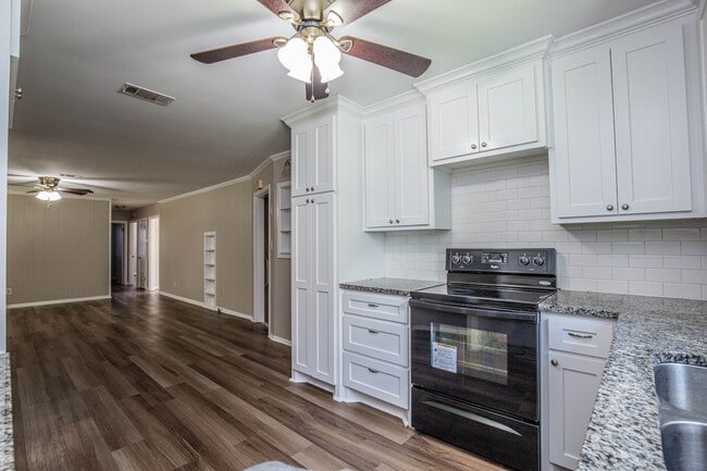 Photo - 8805 Woodway Dr
