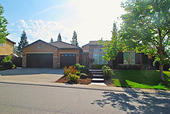 Gorgeous 4 Bedroom Home in the Stonebriar ... - Gorgeous 4 Bedroom Home in the Stonebriar ...