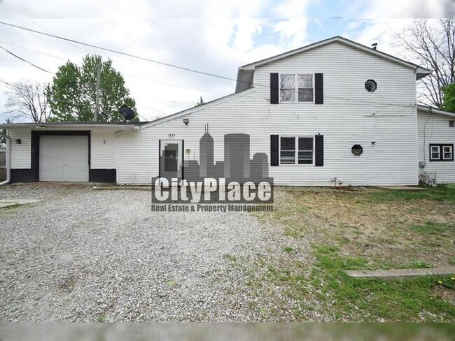 Building Photo - 2633 S Randolph St