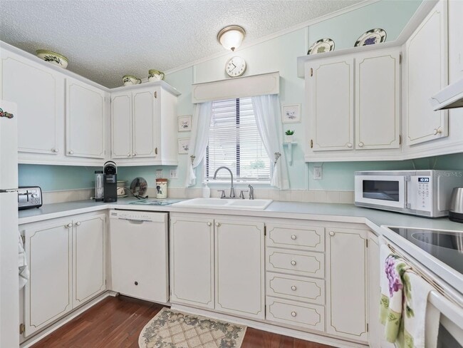 Photo - 1705 W Schwartz Blvd