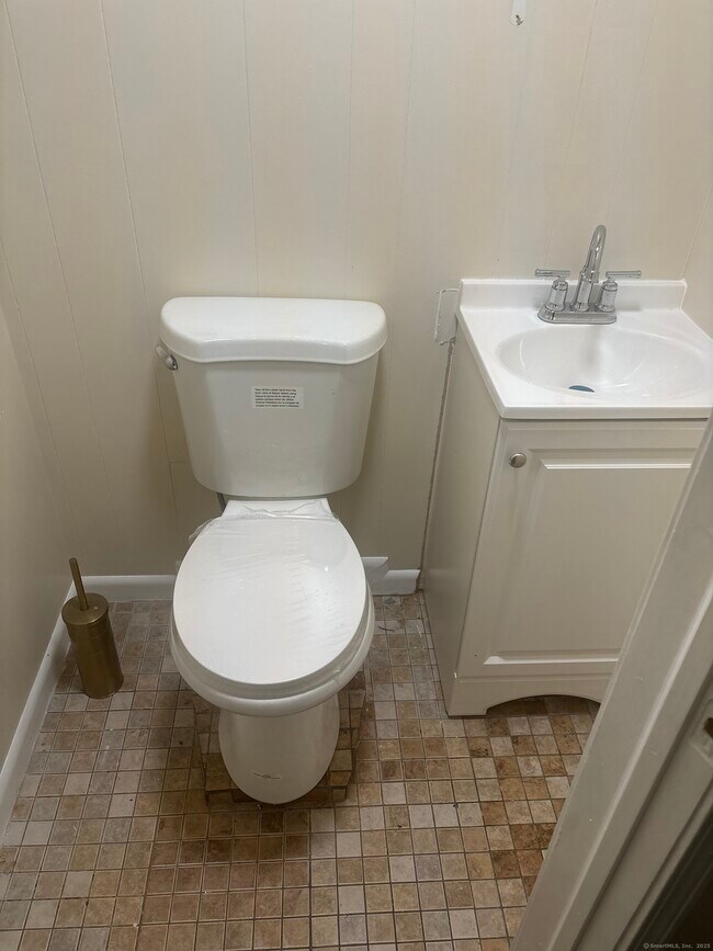 Photo - 32 Wolcott St Apartment Unit 2