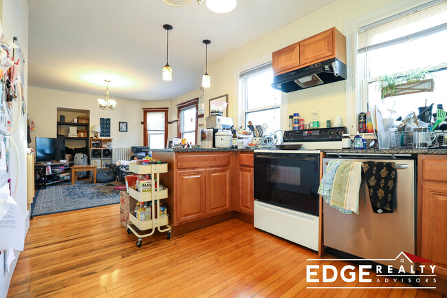 Building Photo - 331 Faneuil St Rental