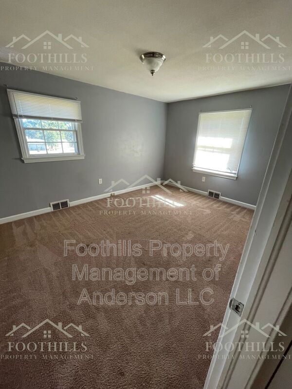 Photo - 104 Brewton Ct
