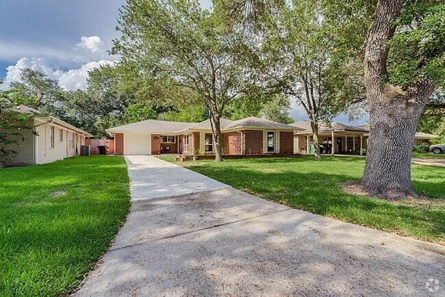 Building Photo - 4734 Benning Dr Rental