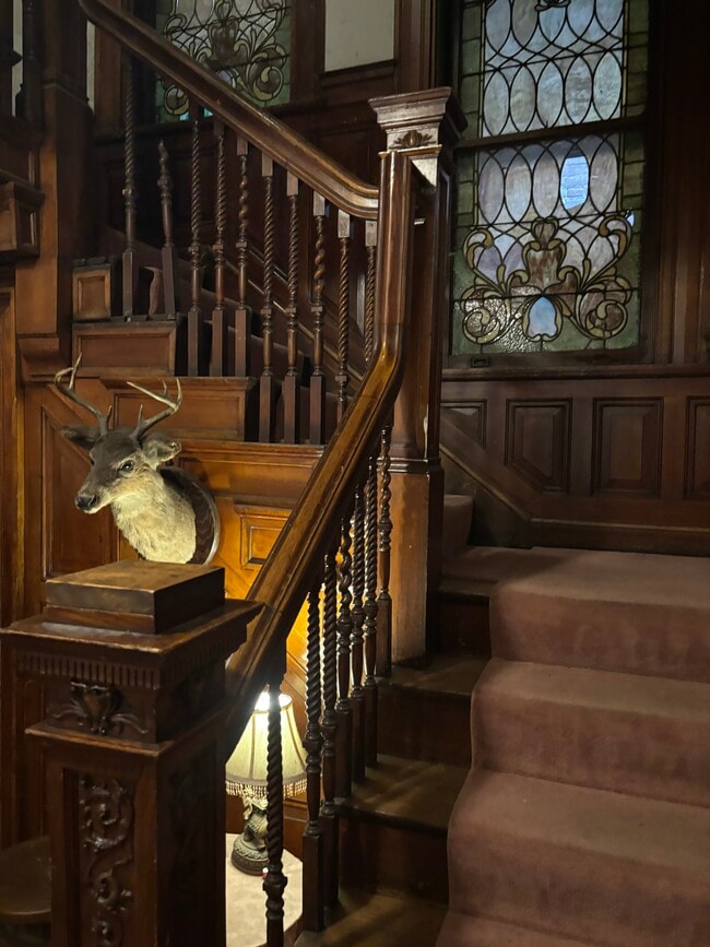 Escalera - 1211 Buena Vista St Unidad #4