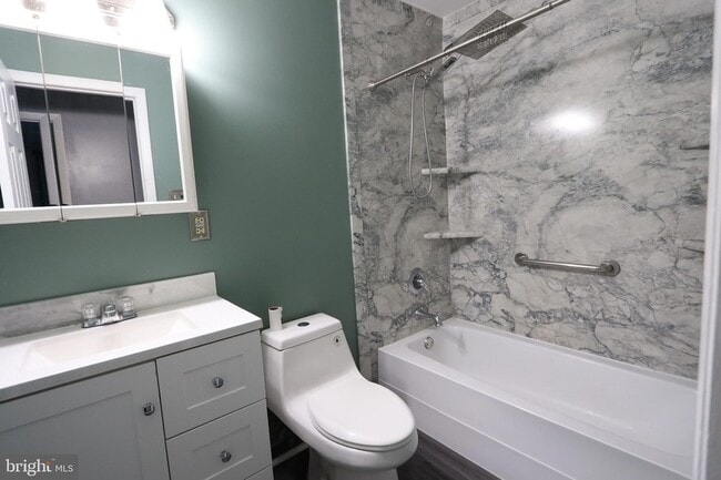 Photo - 207 Coville Dr