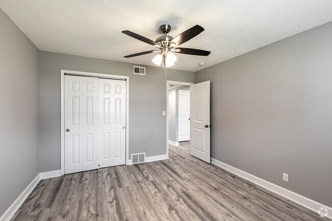 2BR, 1BA - 950SF