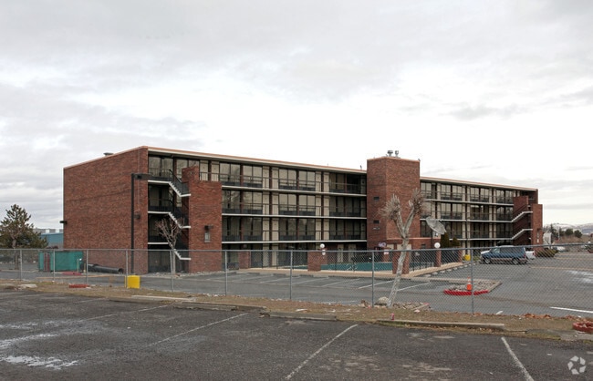 Siegel Suites 7th Street