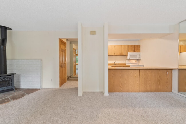 Photo - 5 Hemlock Ct