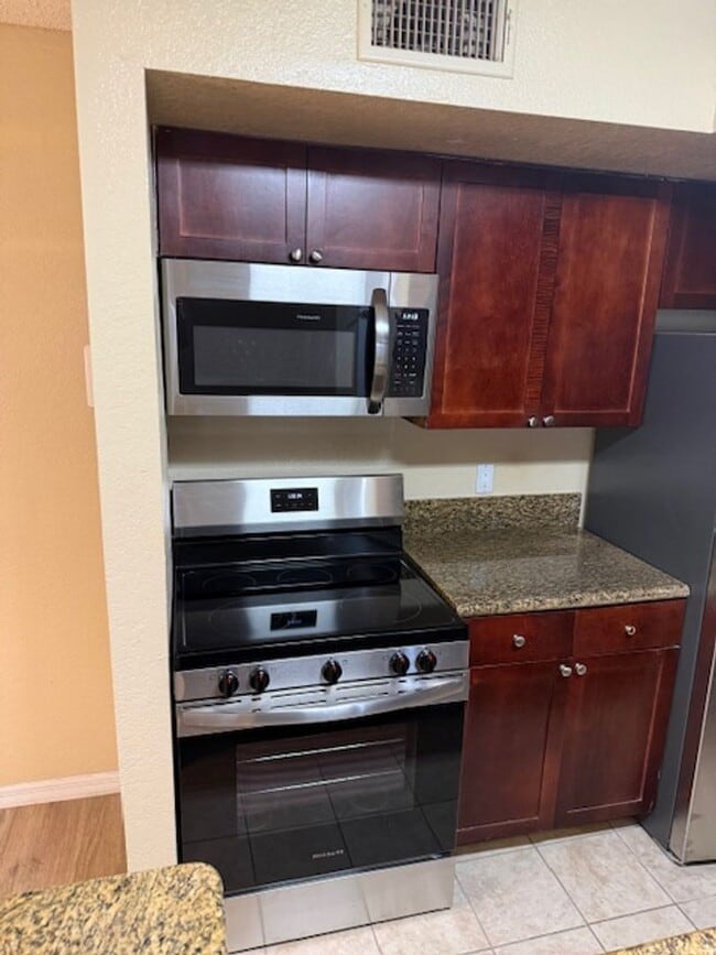 Building Photo - 5124 Conroy Rd Unit 613