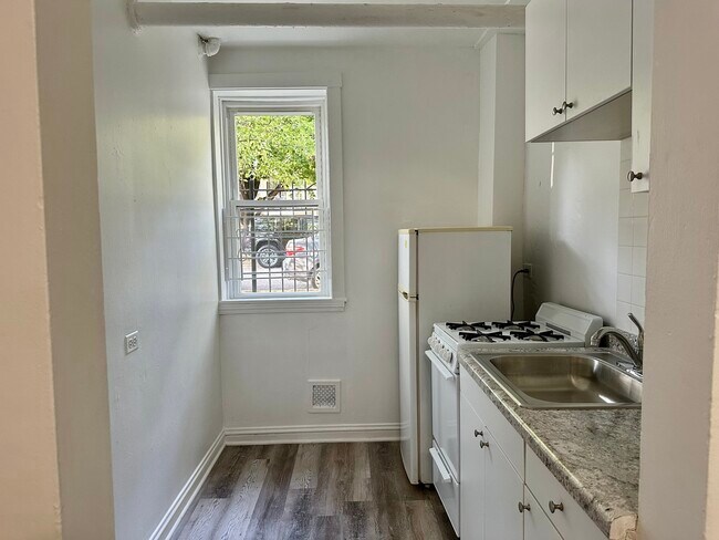 Photo - 3039 W George St Unit GN