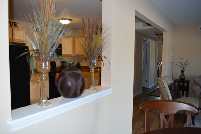 Building Photo - Oakwood Grove Rental