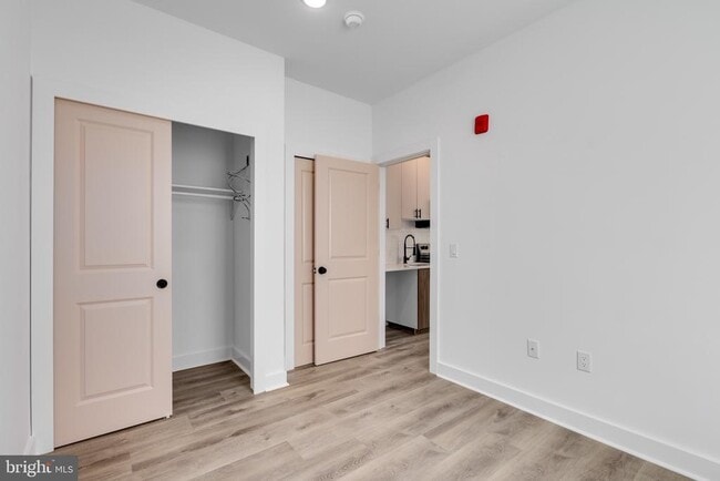 Photo - 715 W Cumberland St