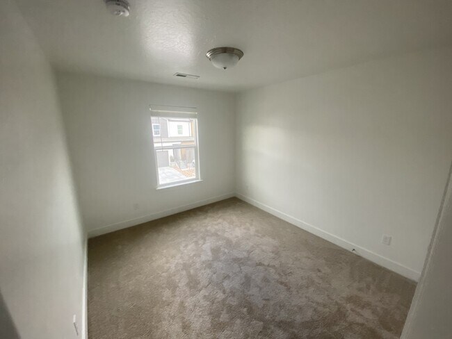 Photo - 279 W 660 N