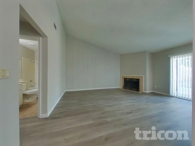 Photo - 9411 Aizenberg Cir House