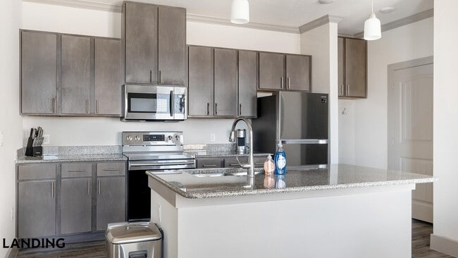 Photo - 12500 Shadowglen Trce Unit 10205