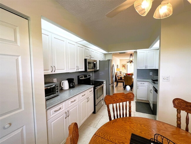 Building Photo - 1605 Abaco Dr Unit C-4