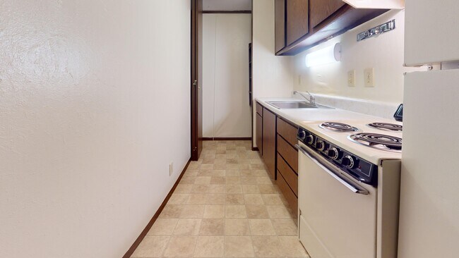 Laurel Court Apartments