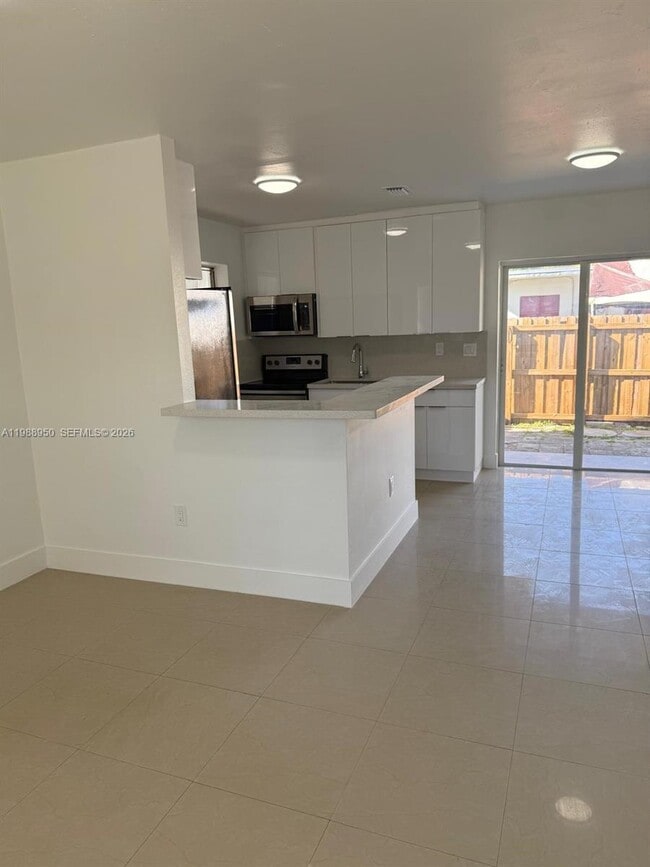 Photo - 625 NW 9th Ave