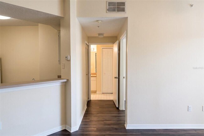 Photo - 5500 Metrowest Blvd Unit 211