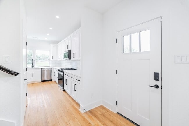 Photo - 7903 Sunnyhill St